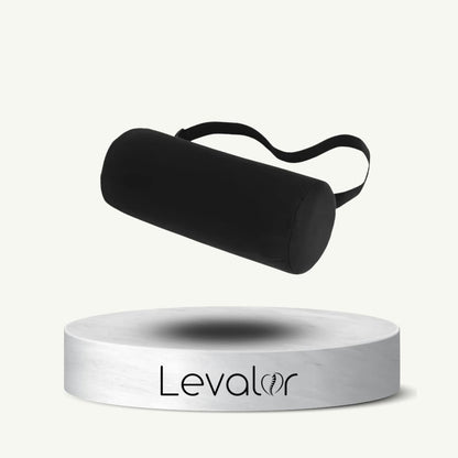 traversin de soutien lombaire noir LEVALOR à placer sur une chaise de bureau ou un siège de voiture, il est aussi utilisé pour la nuque, les cervicales, les genoux ou les lombaires
